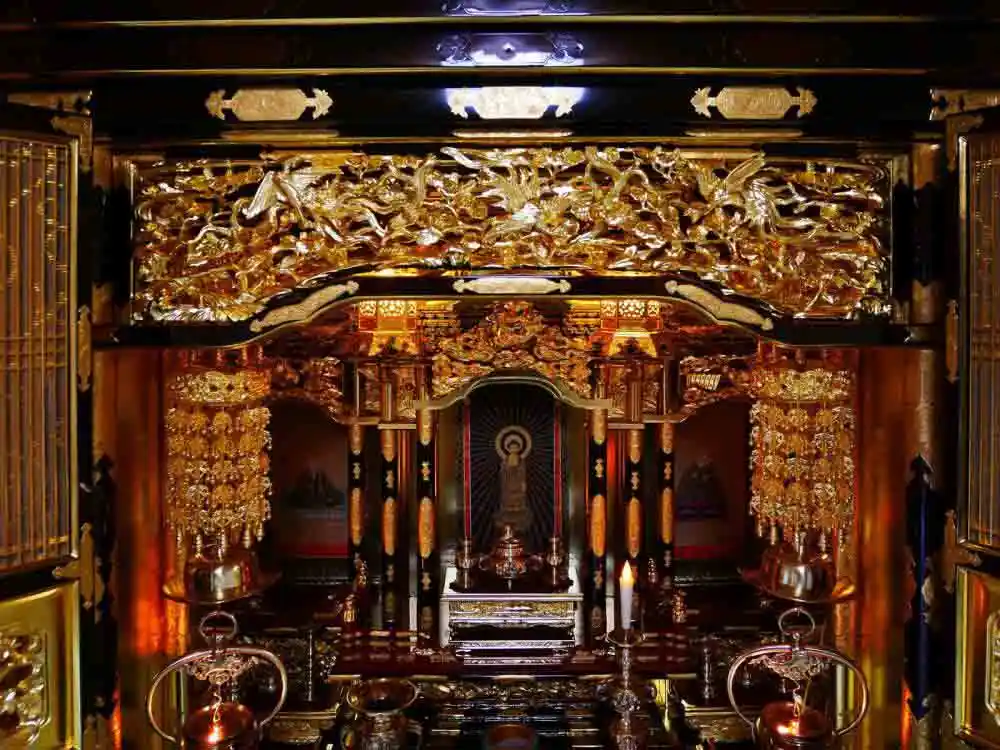 愛知県 安城市でのCLEANING事例：「買い替えるしかないと思っていた金仏壇」を、新品同様に蘇らせた総修復事例